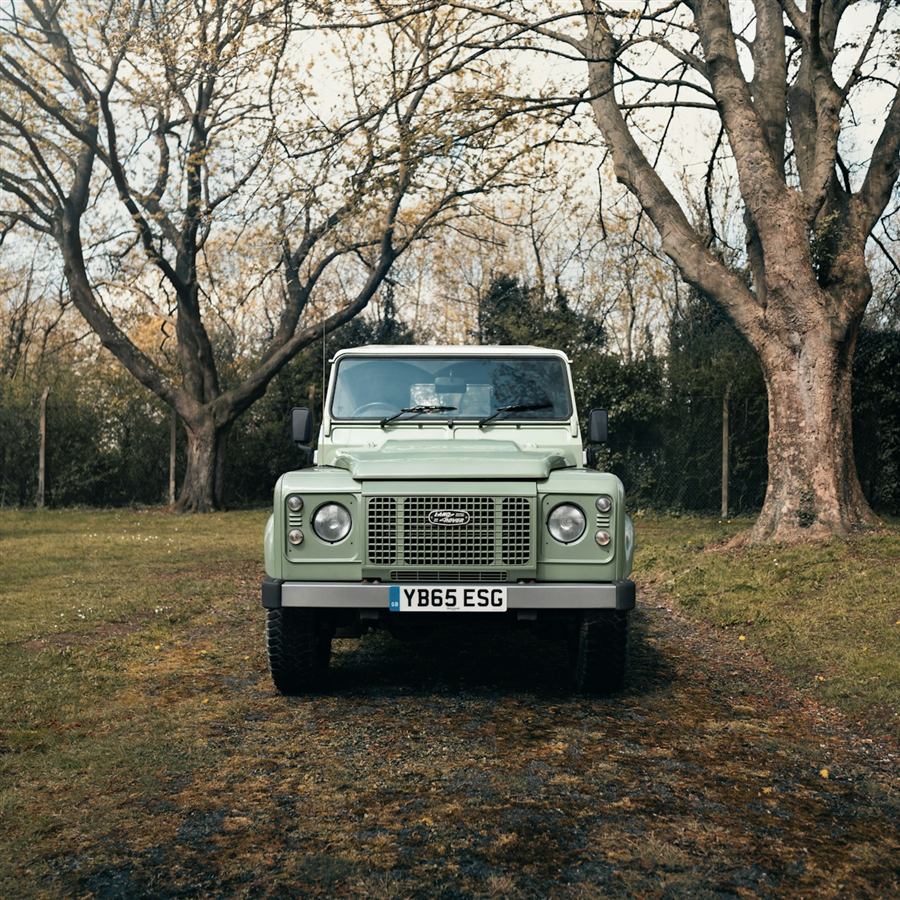 Land Rover Defender 110